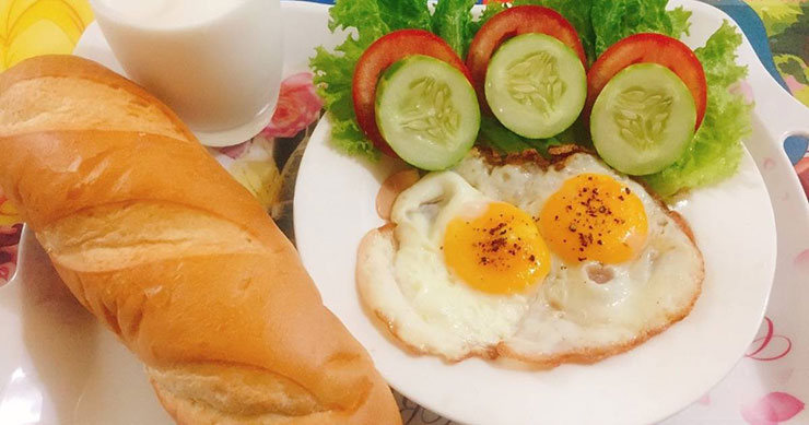 Thực đơn ăn sáng đơn giản dễ làm? Gợi ý: Bánh mì ốp la