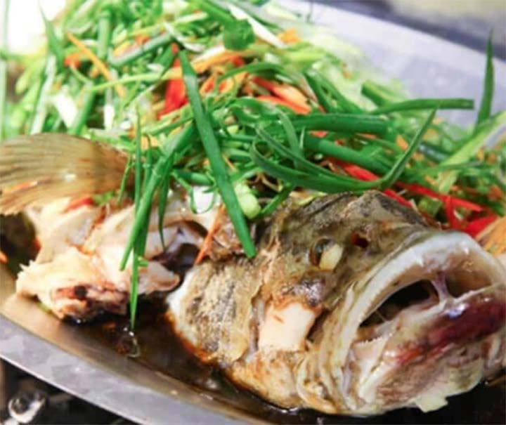 Cá mú tại nhà hàng hải sản Hương Lúa