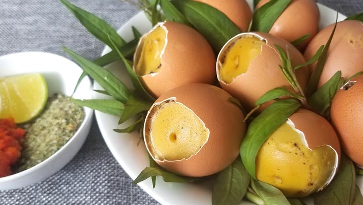 Món ăn vặt vỉa hè: Trứng gà nướng