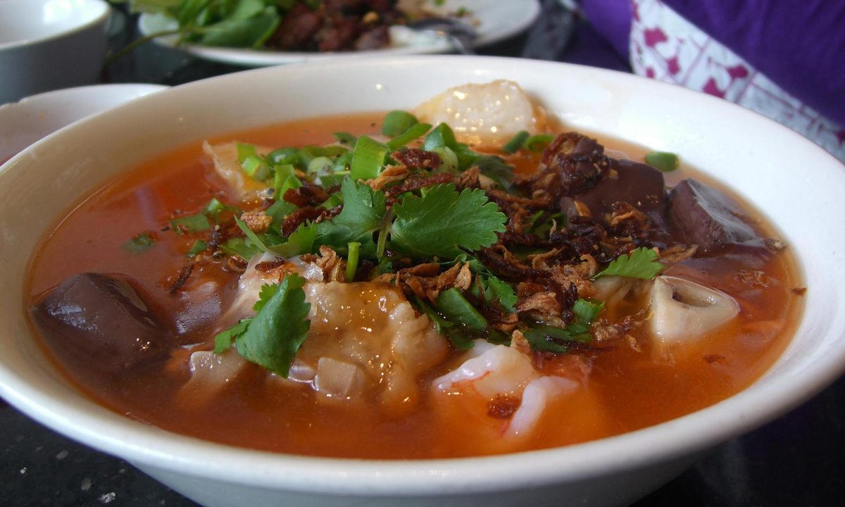 Mâm cơm miền Trung và cách cân bằng vị cay mặn